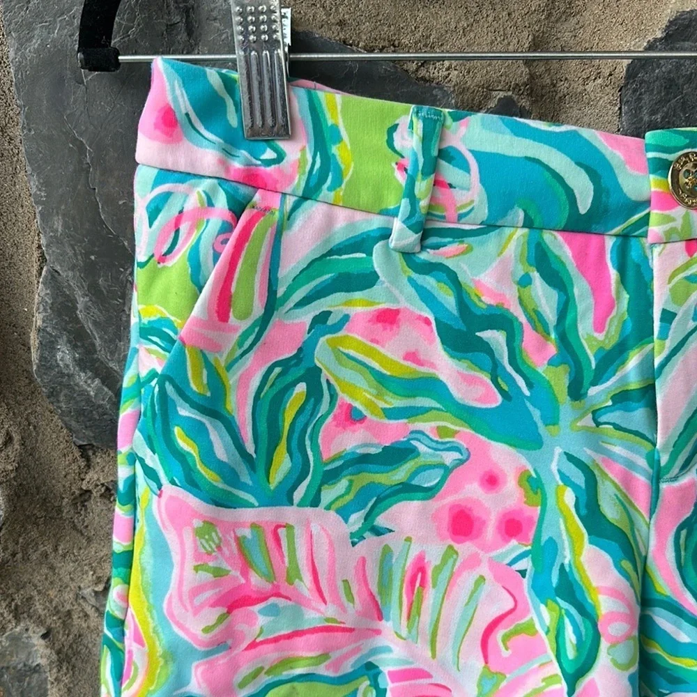 Lilly Pulitzer Callahan Shorts in One in A Melon Tropical Print Size 2